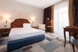 Отель Hotel Rejs Устка Двухместный номер с 1 кроватью или 2 отдельными кроватями-1